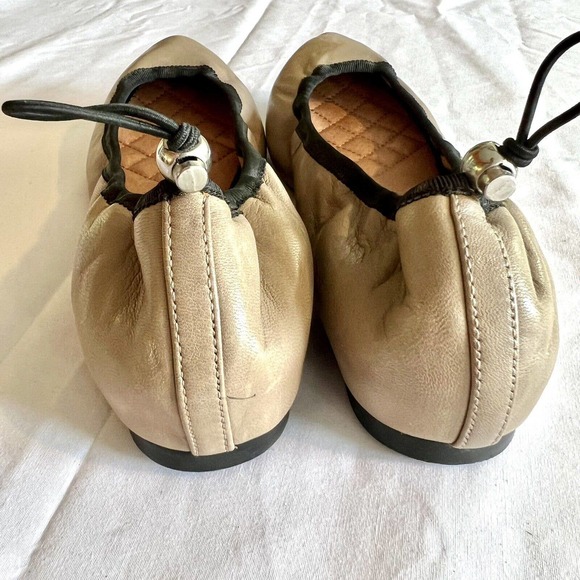 Vince Camuto Size 6 Jemilla Ballet Flat Beige Tan Nude Embossed Leather Shoes - Picture 8 of 15